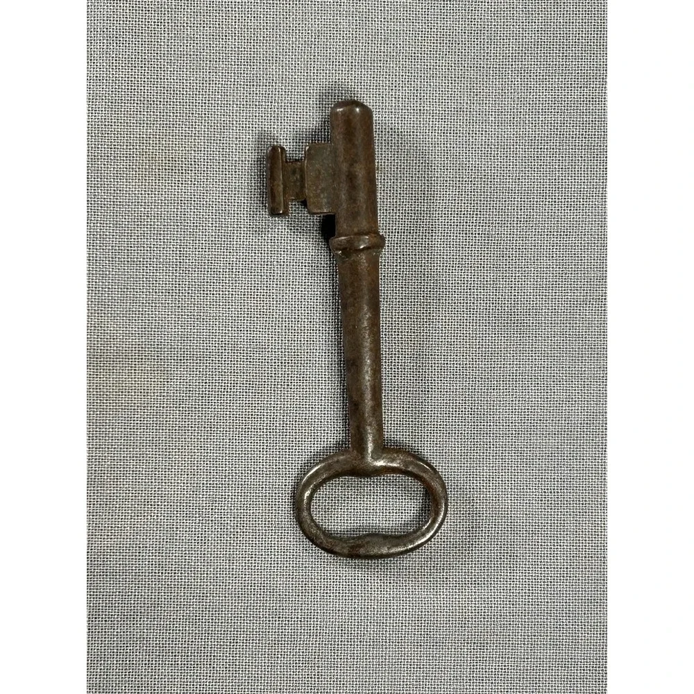 N/A vintage skeleton